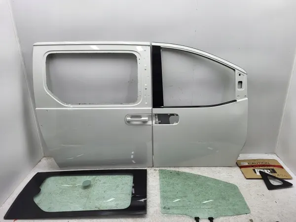 OEM 86170-CG000 Rechter voorzijde carrosserieglas Hyundai Staria image 2