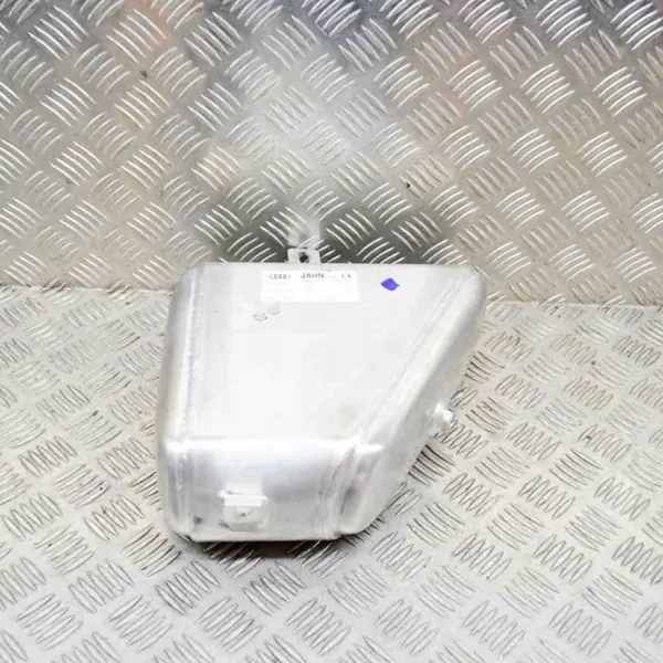 Audi Q8 2021 Achter luchtvering tank OEM 4M0616203F image 5