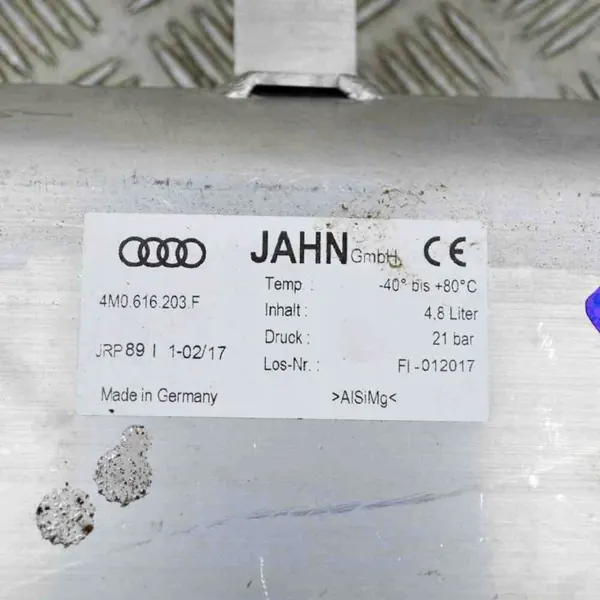 Audi Q8 2021 Achter luchtvering tank OEM 4M0616203F image 7