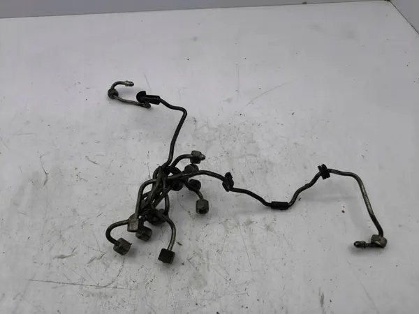 BMW 7 F01 F02 F03 F04 2009 Tuyau d'injecteur de carburant AMD123824 image 1