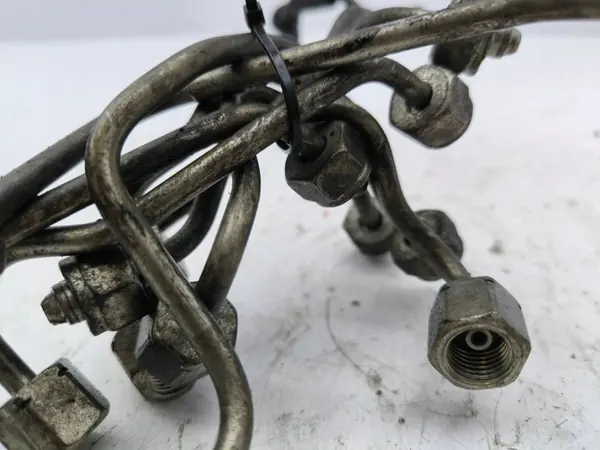 BMW 7 F01 F02 F03 F04 2009 Tuyau d'injecteur de carburant AMD123824 image 2