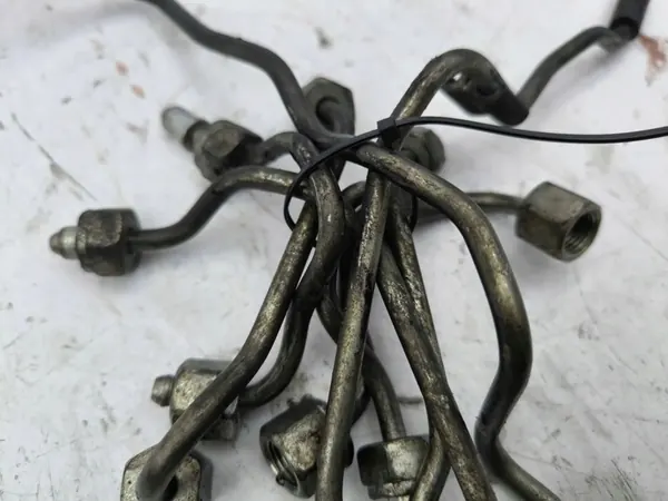 BMW 7 F01 F02 F03 F04 2009 Tuyau d'injecteur de carburant AMD123824 image 3