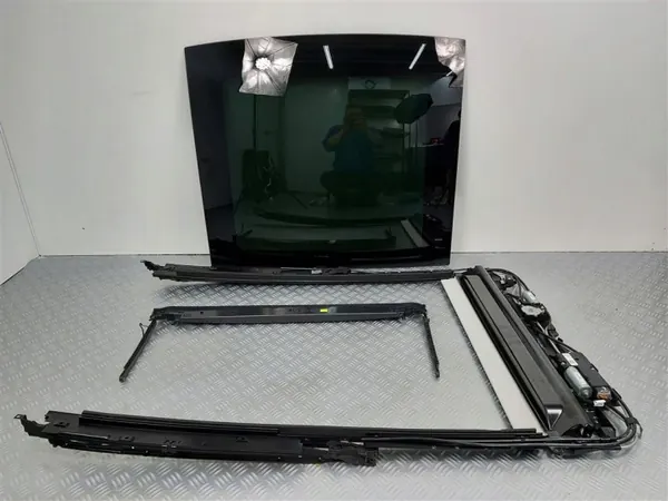 Teto solar usado OEM LJ6B-F50F02-AA Ford Kuga MK3 image 2