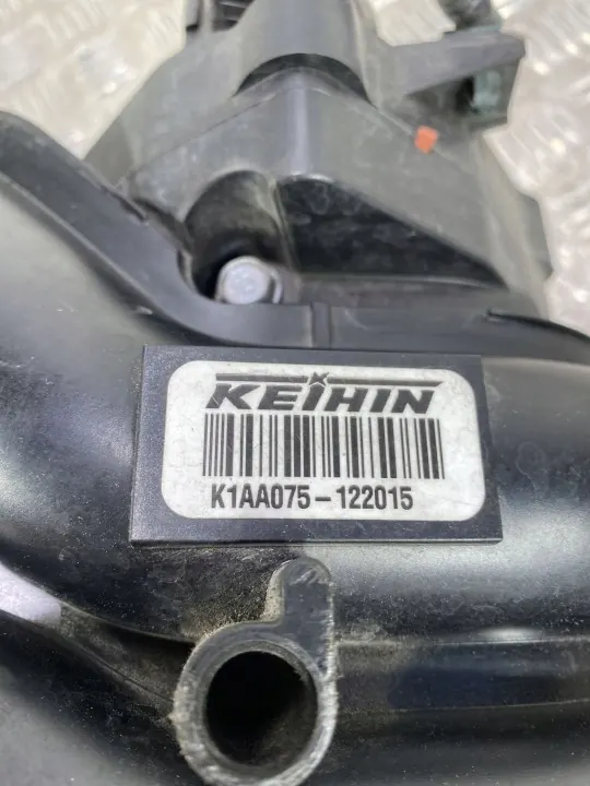 Colector de Admisión Honda CR-V OEM K1AA075 Usado image 5