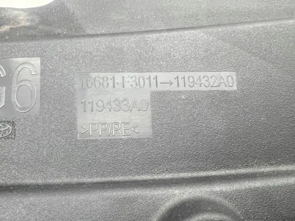 Framsätesbältesskydd OEM 16681F3011 Toyota Yaris Cross image 6