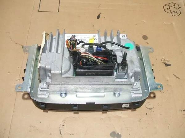 Fiat 500X Radio Navigation OEM 7356265270 - Harman image 3