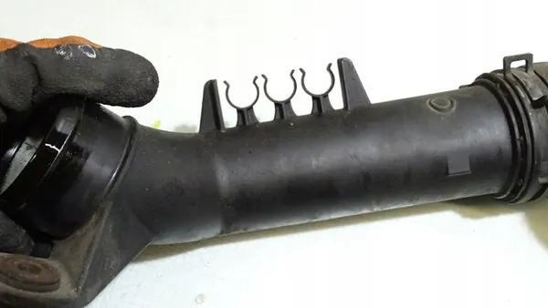 VW Intercooler Schlauch Passat B6 2.0TDI image 3