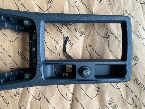 Cache LED Tunnel Audi Q3 OEM 83b863242 image 3