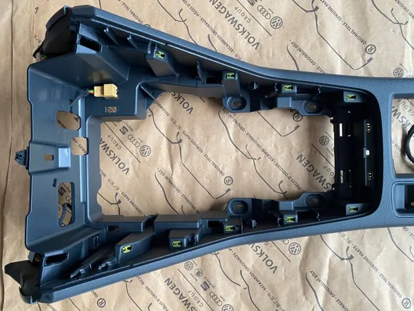 Cache LED Tunnel Audi Q3 OEM 83b863242 image 4