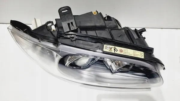 Conjunto de Faróis Xenon BMW 1 E87 E88 Lift image 4