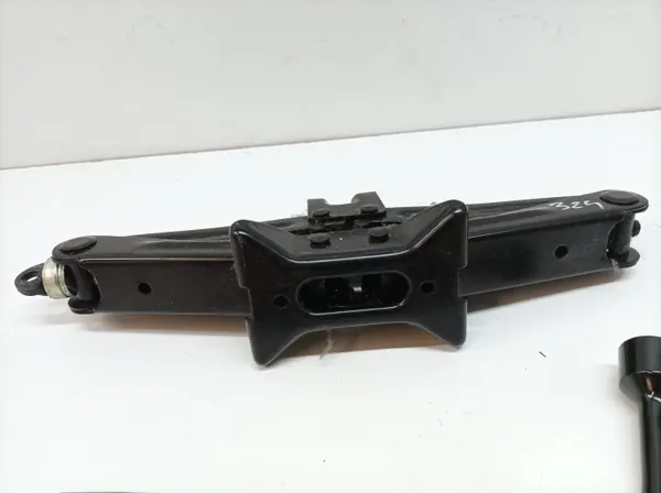 Cric voiture Toyota Yaris III (2011-2020) OEM 5907911399443 image 4