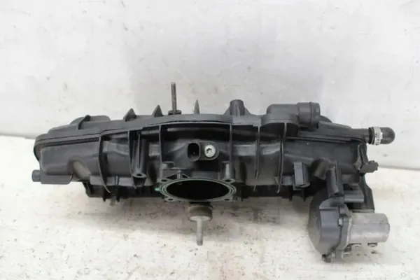 Colector de admisión OEM 06D133185T Audi A6 2.0L image 2