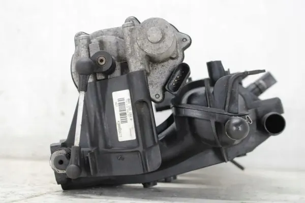 Colector de admisión OEM 06D133185T Audi A6 2.0L image 4