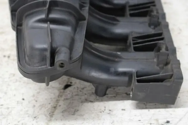 Colector de admisión OEM 06D133185T Audi A6 2.0L image 9