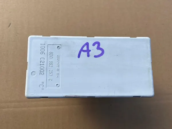 Pompe de verrouillage central OEM 8D0862257C Audi A3 8L image 2