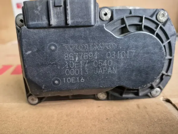 Corps de papillon Volvo S40 2.4 OEM 8677694 image 7