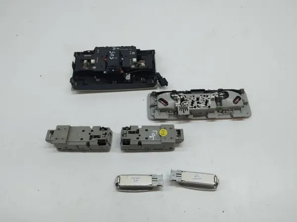 OEM 5TA947105C Plafonnier pour Volkswagen Touran III image 3