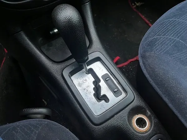 Sélecteur de vitesse PEUGEOT 206 image 1