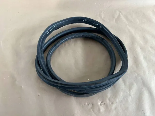 OEM FKE2617 Deurrubber links voor Opel Astra II image 2