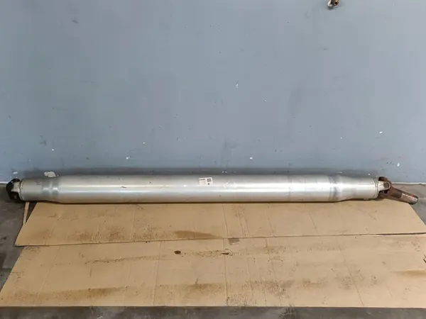 Arbre de transmission GMC Sierra Chevrolet Silverado 4x4/AWD 2014-2018 image 1