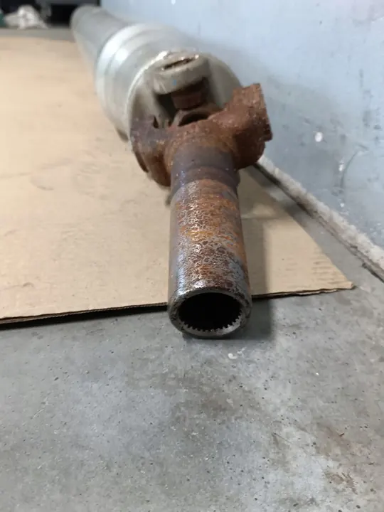 Arbre de transmission GMC Sierra Chevrolet Silverado 4x4/AWD 2014-2018 image 2