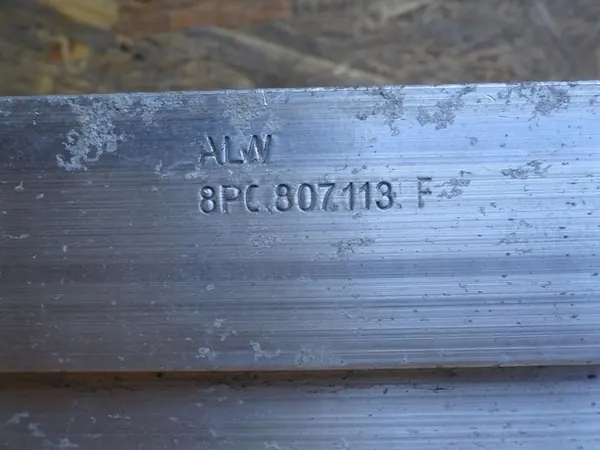 AUDI A3 8P Etupuskuri OEM 8P0807113F image 4