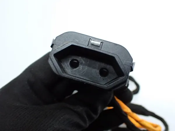 Enchufe 230V OEM 4H0907155D para VW Golf VII image 4