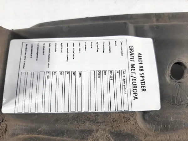 Preenchimento grade direito Audi R8 OEM 4S0821124 image 5