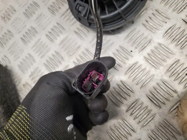 Audi A8 S8 D4 sekundärluftpump OEM 977254305314 image 3