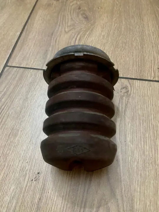 Bakstötdämpare OEM 552406838R Begagnad image 3