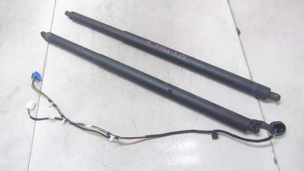 MERCEDES GLA X156 Bagageutryckare A1568900230 image 2