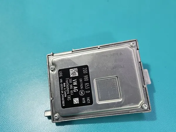 Cámara delantera Skoda Superb III OEM 2Q0980653D image 4