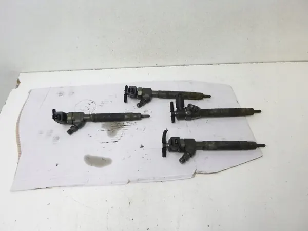 Mercedes W903 Sprinter Injektor A6120700487 image 2