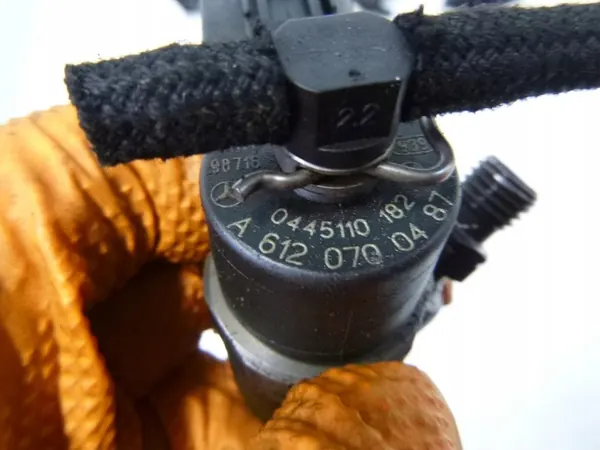 Mercedes W903 Sprinter Injektor A6120700487 image 4