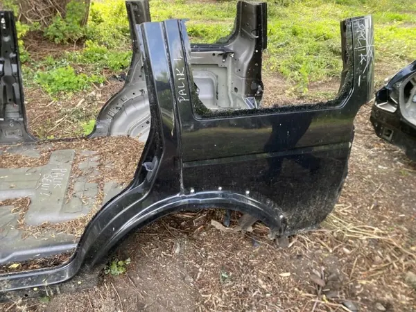 Panel lateral OEM 268440 para Land Rover Discovery IV image 2