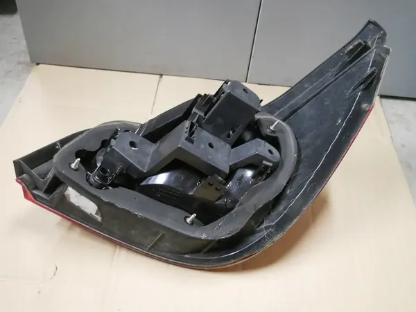 Luz trasera izquierda BMW E60 7165737 image 6