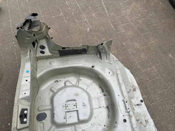 OEM PAS TYLNY Z WANNĄ DIESEL Achterbalk voor Peugeot 208 II image 5