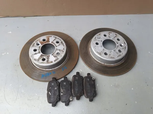 Kit discos e pastilhas traseiros OEM 55753 - Opel Astra K image 2