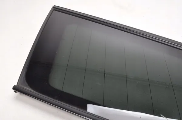 Volvo V90 II Vänster Bak Karossglas OEM 31477832 image 3