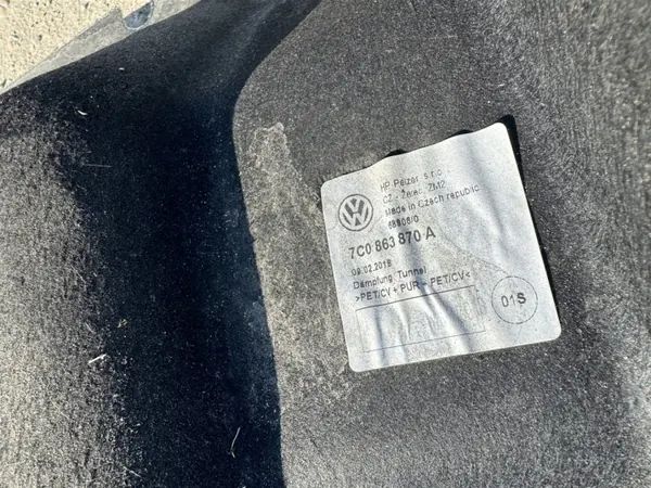 Isolamento anteparo motor OEM 7C0863870A para VW Crafter image 4