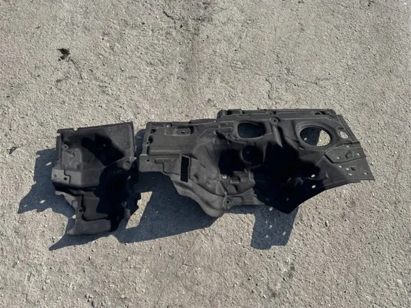 Isolamento anteparo motor OEM 7C0863870A para VW Crafter image 6