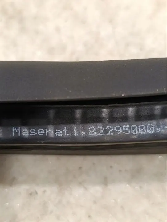 Junta de porta Maserati OEM 82295000 - Estado usado image 6