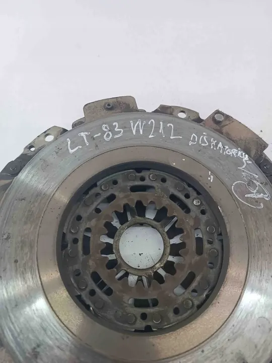 Disque d'embrayage Mercedes-Benz E (W212) 2.1L A0252509601 image 2