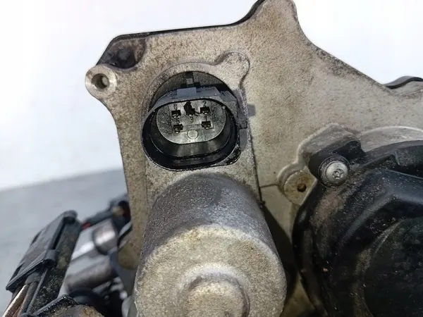 Rampe d'injection Audi A3 8P 2.0 FSI 06D133340 image 6