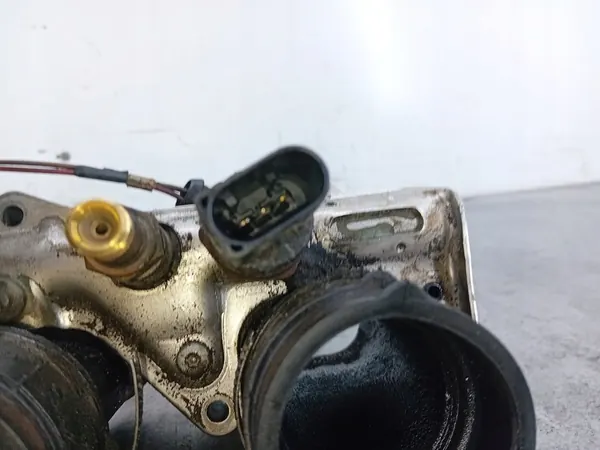 Rampe d'injection Audi A3 8P 2.0 FSI 06D133340 image 7