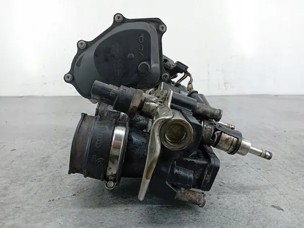 Rampe d'injection Audi A3 8P 2.0 FSI 06D133340 image 9