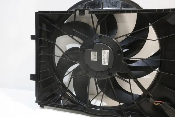 Mercedes C-Klasse W203 radiatorventilator OEM A2035000593 image 8