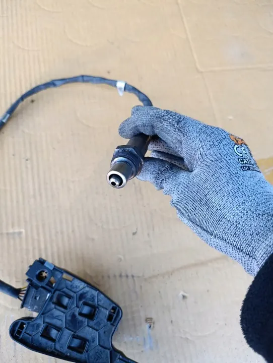 Sonde Lambda NOX VW Passat B8 2.0 TDI OEM 05L906261D image 4