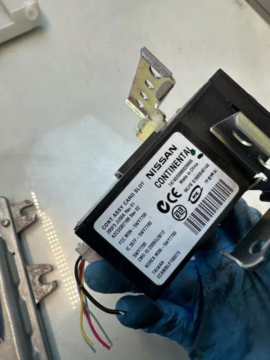 Interruptor de encendido Infiniti OEM 285F5-JU50A - Usado image 3