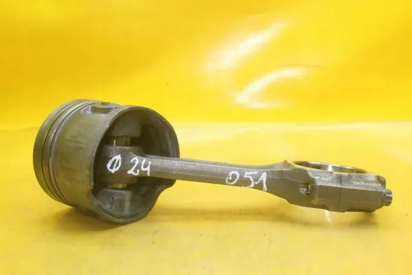 Piston & Bielle VW T4 2.4D AAB 079119 074B image 8